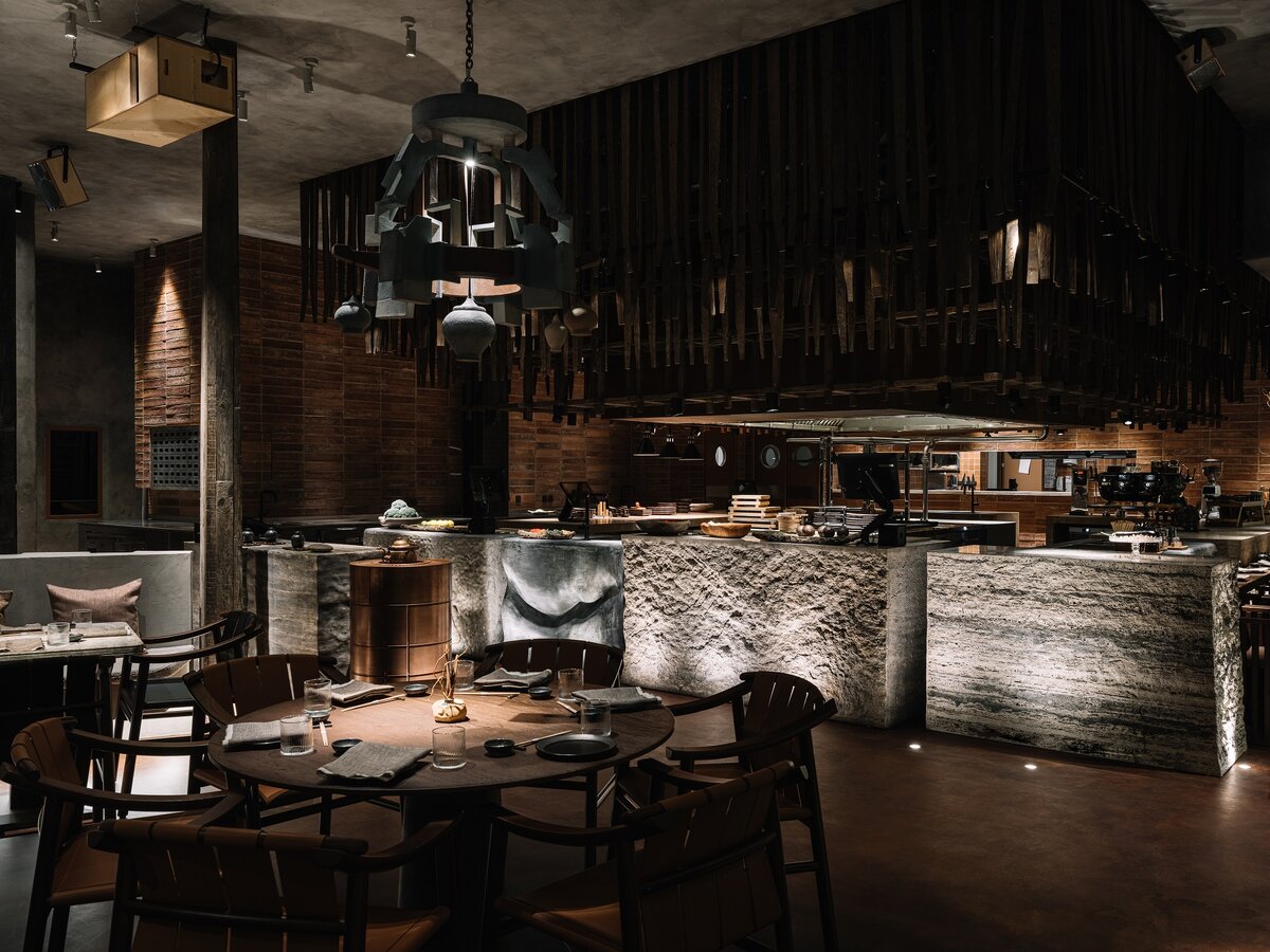 амстердам отель conservatorium. татаки. темный ресторан. ресторан грют в гостинице милан. гребешки с киноа.