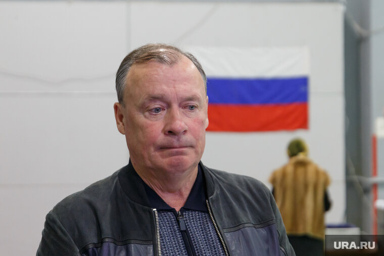    Алексею Орлову подарок, очевидно, понравился