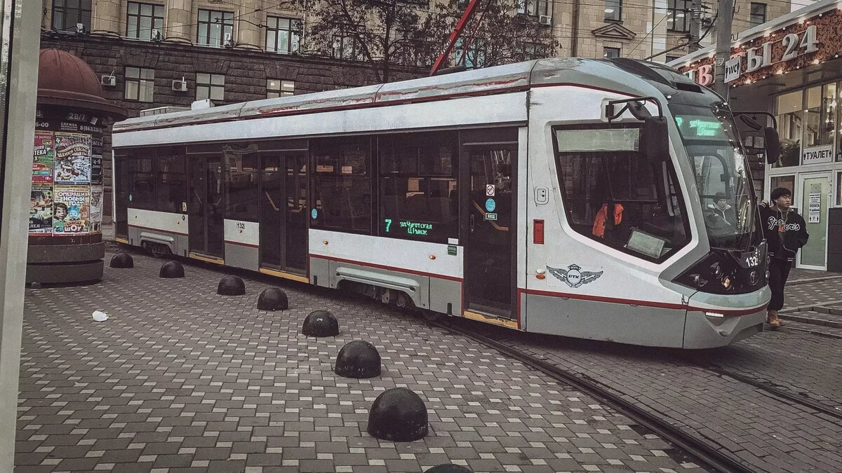 В Ростове на территории Левенцовки проложили первые рельсы для городского  трамвая | RostovGazeta.ru | Дзен