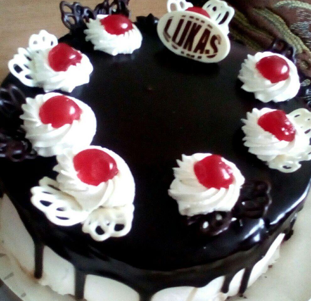 Поскольку во время новогодних праздников нам предстоит есть торты и прочие вкусности, стоит заранее сбросить пару-тройку килограммов