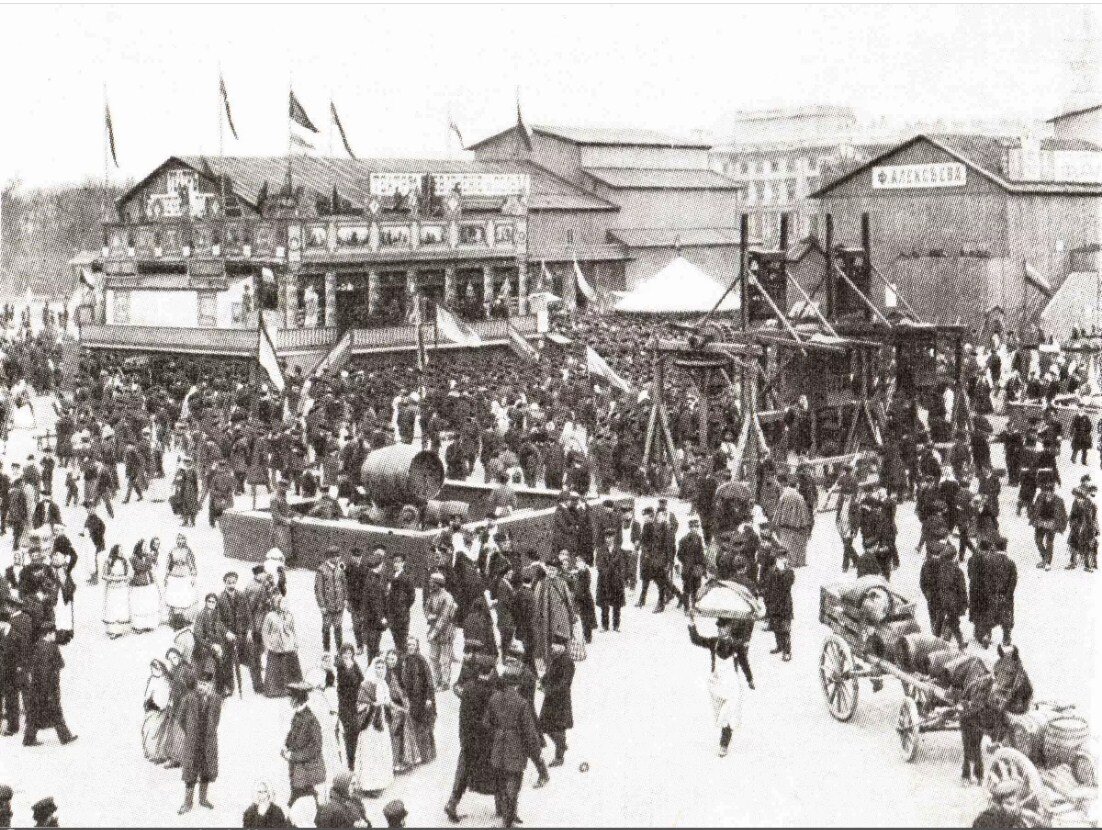 Гуляния на Марсовом поле