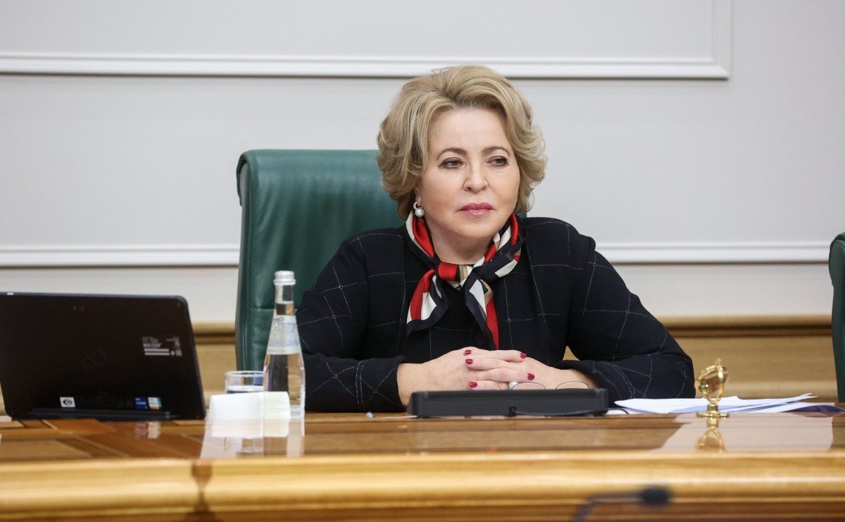    Матвиенко предложила принимать в посольские школы иностранцев