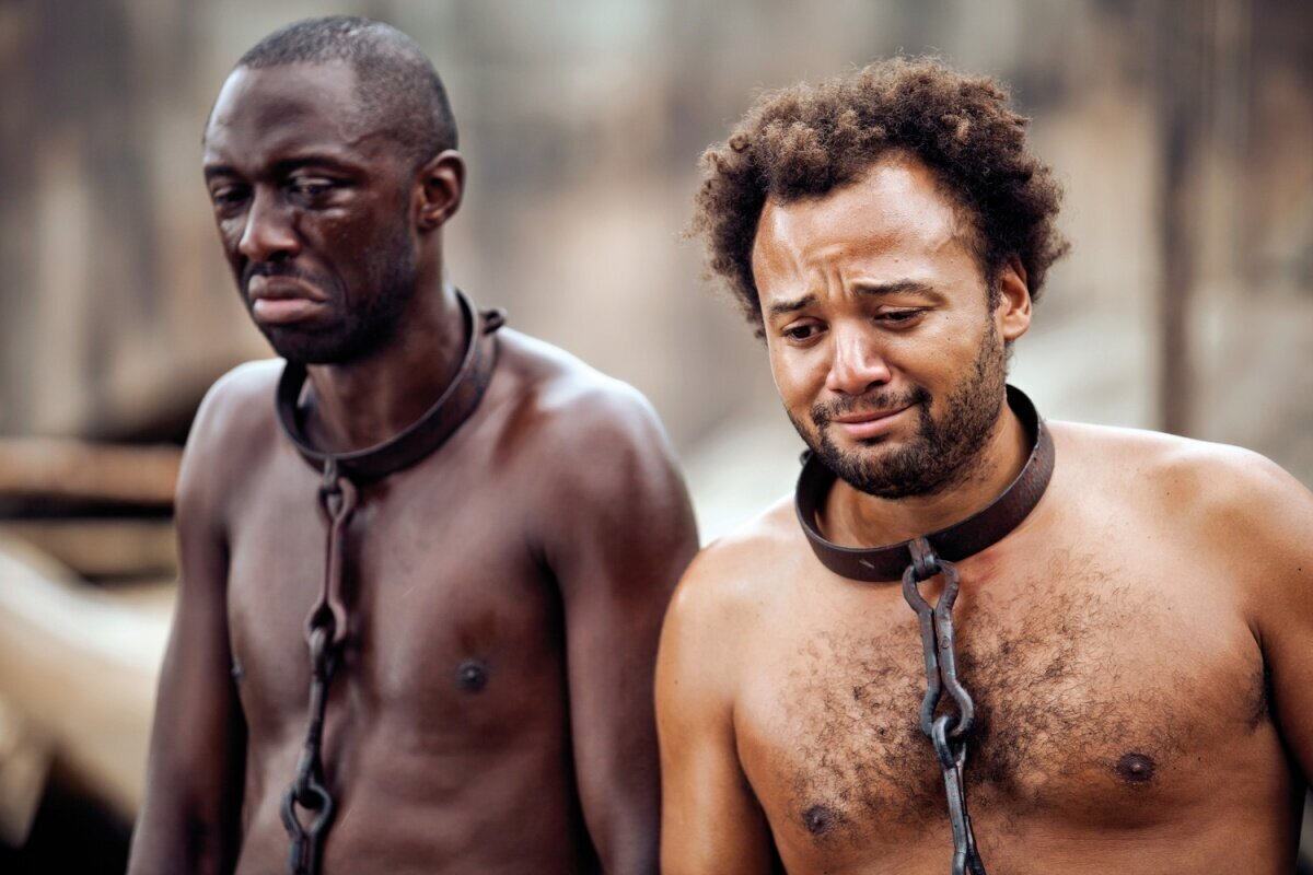 Сколько рабов столько рабов. Черные рабы. Негр на цепи. Раб на цепи.
