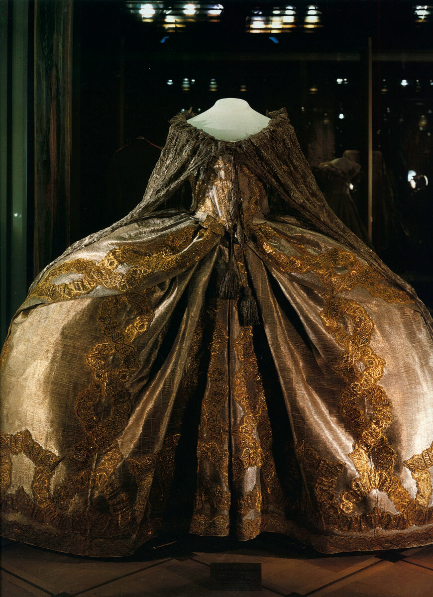 Коронационное платье Елизаветы Петровны