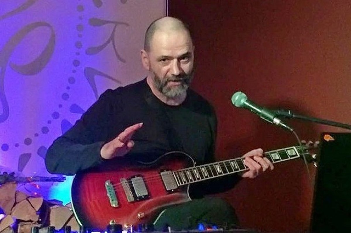    Скончался один из основателей и гитарист рок-группы «Алиса» Андрей Шаталин