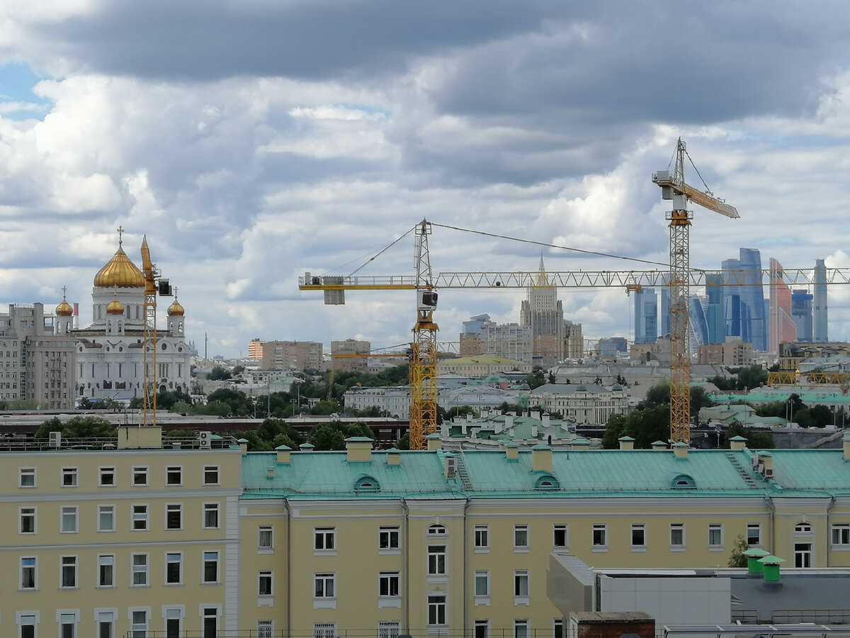 Стройки останавливаться не будут. Фото: Мир Квартир