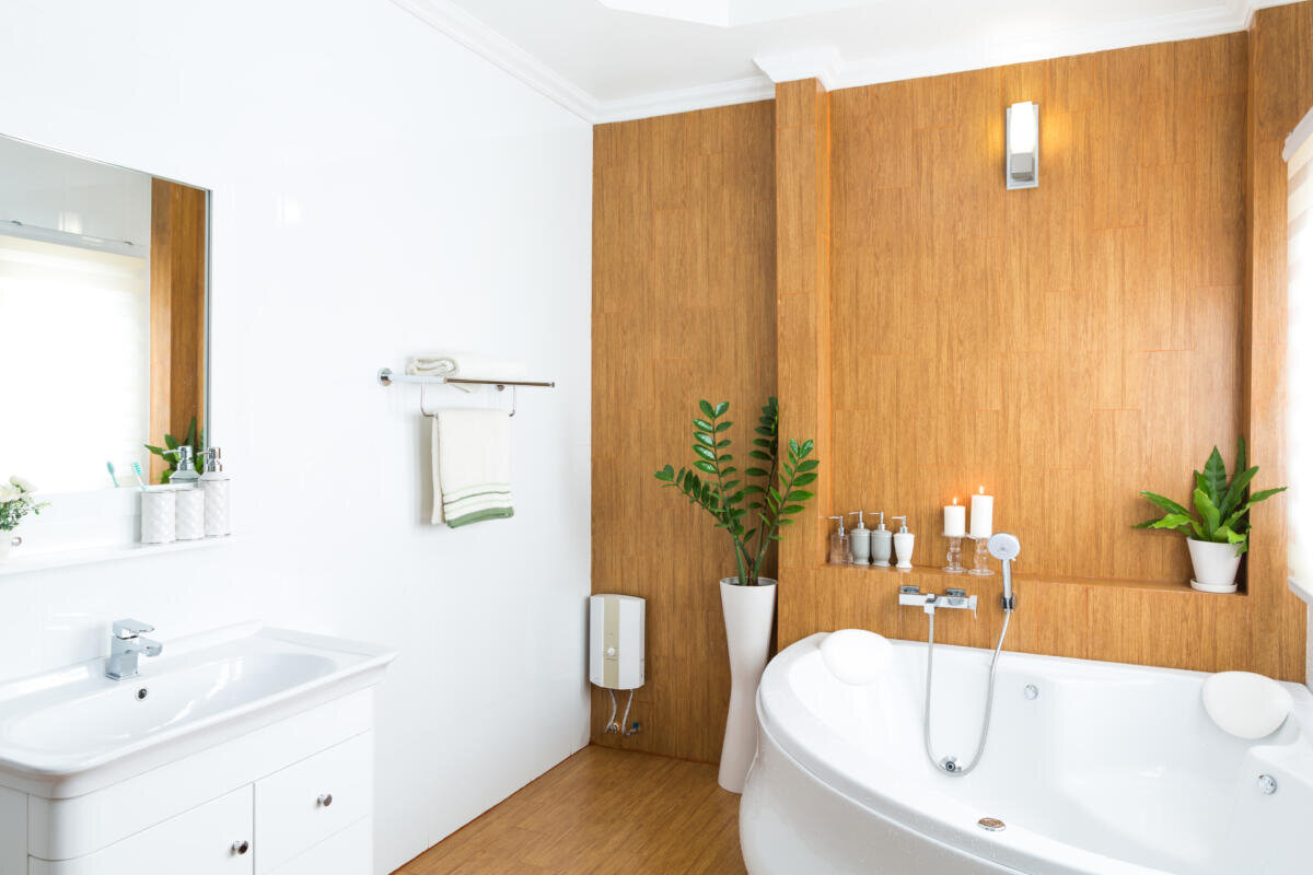 Чем можно отделать ванную комнату. Дизайн ванной комнаты 2023 когда ванная на центральной стене. Какой декор в ванной комнате сделать по фэншуй?.