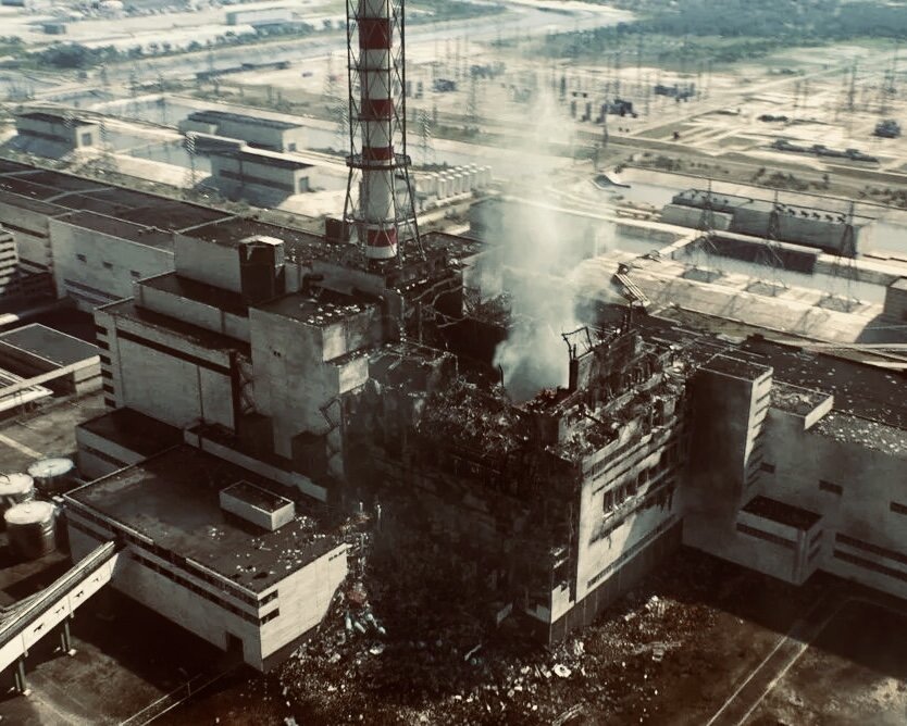 Последствия взрыва четвертого энергоблока .