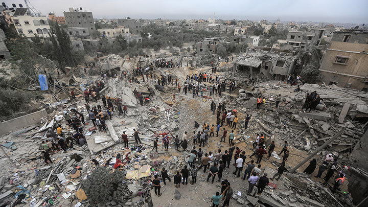 ТРАГИЧЕСКИЕ СОБЫТИЯ В ГАЗЕ СГЛАДИЛИ ПРОТИВОРЕЧИЯ ВНУТРИ АРАБСКОГО МИРА, СПОСОБСТВОВАЛИ СБЛИЖЕНИЮ МУСУЛЬМАНСКИХ СТРАН, КОТОРЫЕ РАНЕЕ МЕЖДУ СОБОЙ НЕ СЛИШКОМ СИЛЬНО ДРУЖИЛИ. ФОТО: MOHAMMED TALATENE/DPA/GLOBAL LOOK PRESS