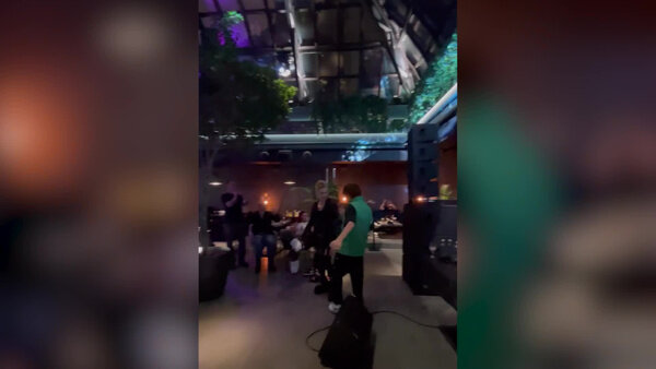 Поздравление именинницы и её совместный трек с братом. Фото © Instagram* / Фотограф nikophotoos