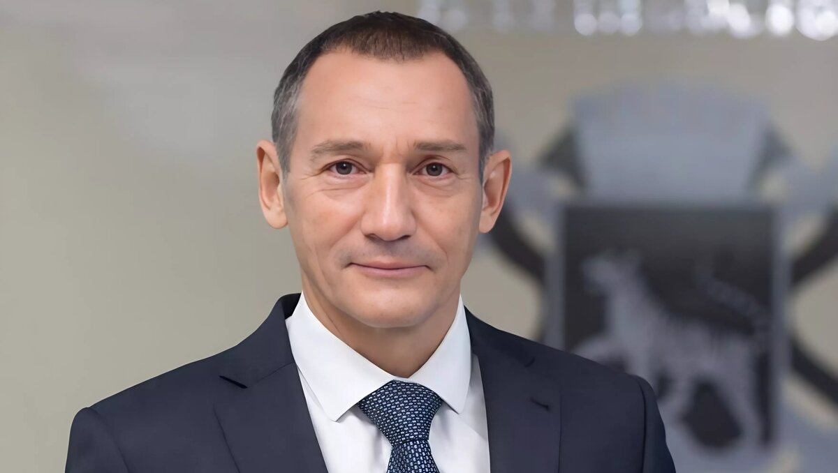     Новым замглавы администрации Владивостока назначен Алексей Сухов. Раньше он возглавлял КСП, работал чиновником, а потом ушел в строительную сферу.