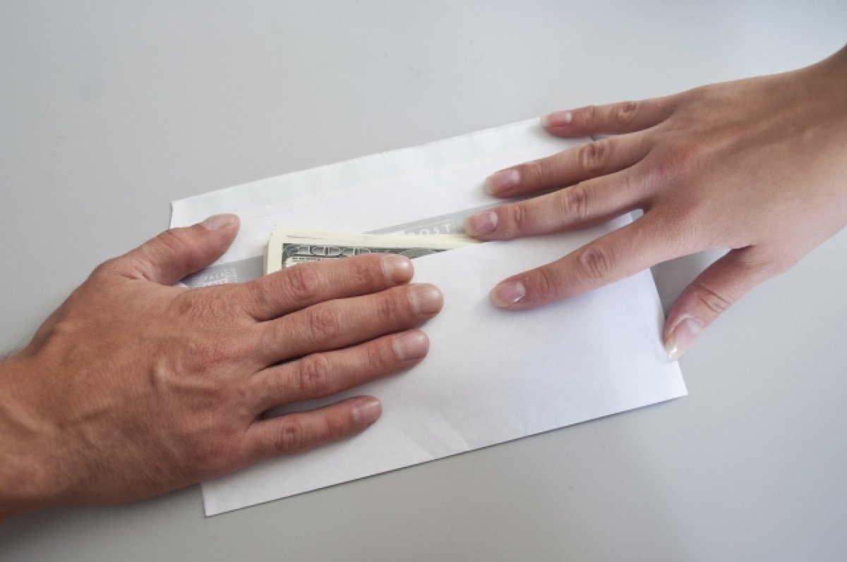    В Омской области гремят дела о коррупции, мошенничестве, откровенном хищении миллионов рублей: растасканных, разворованных, присвоенных без стыда и совести.