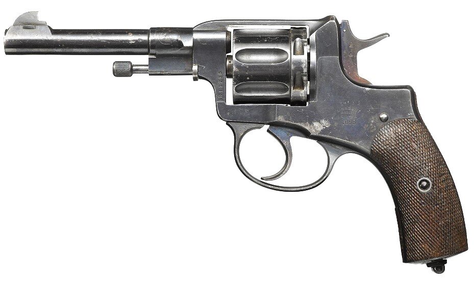 Револьвер Наган обр. 1895 года.