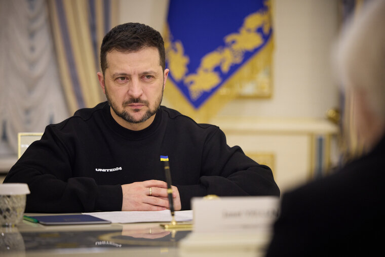    Владимир Зеленский совершил роковую ошибку, когда решил напасть на территорию РФ, написал Стивен Брайен