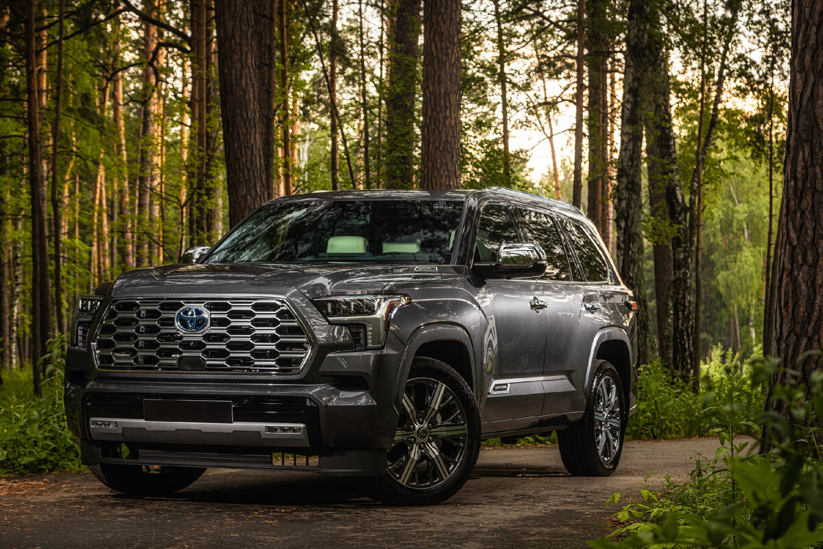 Toyota Sequoia 2022 года