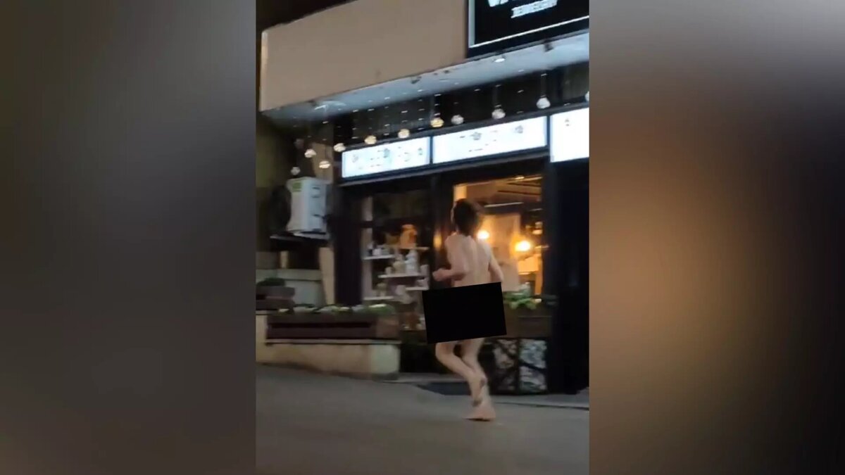 Ночью в Екатеринбурге голый мужчина устроил самосожжение