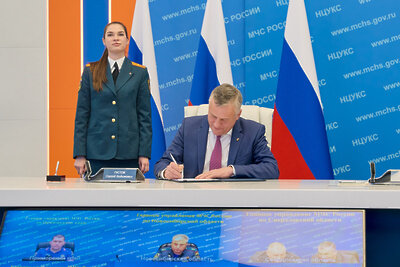    Подписание соглашения о взаимодействии между Министерством Российской Федерации по делам гражданской обороны, чрезвычайным ситуациям и ликвидации последствий стихийных бедствий и ООО «Газпром межрегионгаз». ©Пресс-служба МЧС
