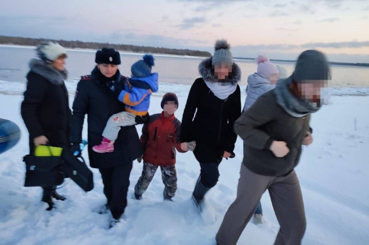    В Красноярском крае мать оставила 8 детей одних дома с пьяными незнакомцами