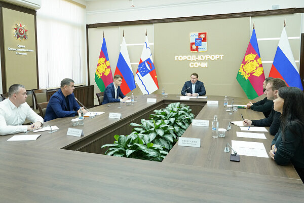 Особое внимание мэр Сочи поручил уделить действующим территориям городских парков.