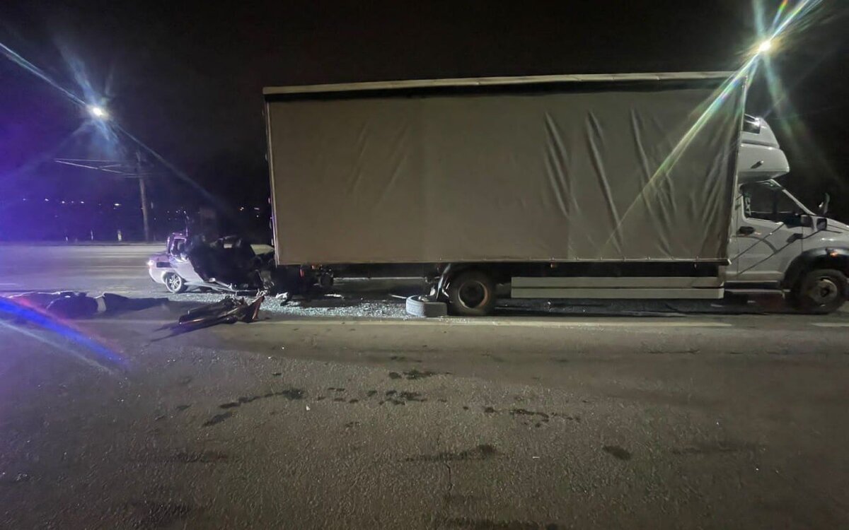 Два человека погибли в ночном ДТП с фурой на Вогрэсовском мосту в Воронеже  | Горком36 | Воронеж | Дзен