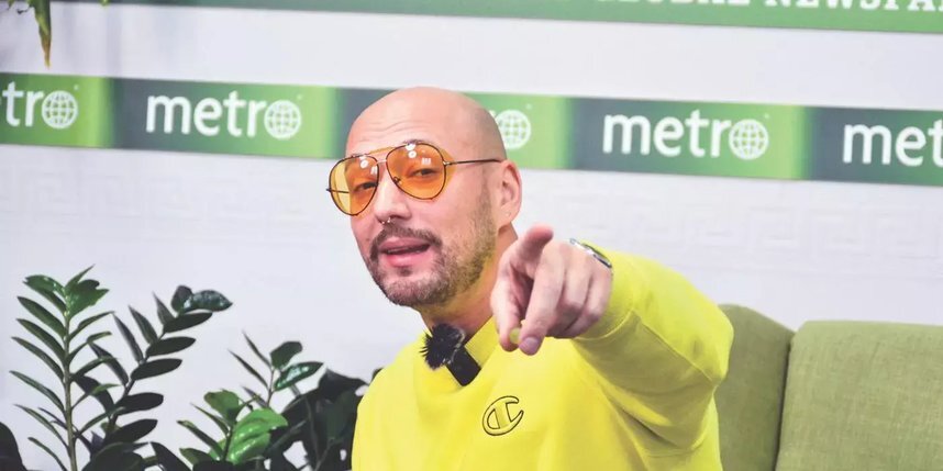    Не так давно Владимир сделал себе пирсинг в носу, объясняет этот шаг кризисом среднего возраста.Александр Курковский