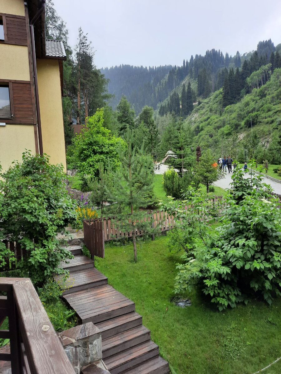 02. Вид из номера с балконом.