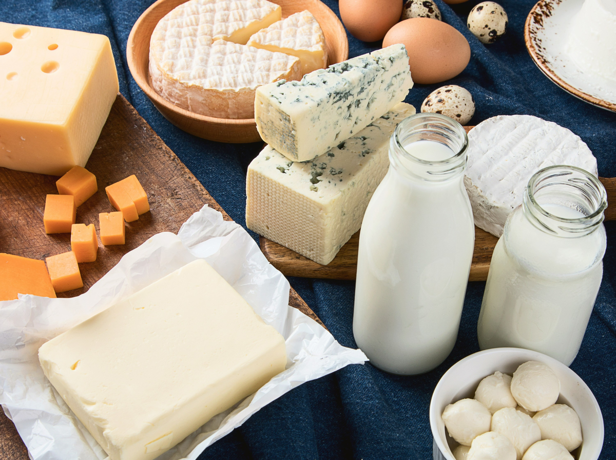 Как избавиться от молока после. Молочные продукты. Молочные изделия. Молоко сыр. Сладкие молочные продукты
