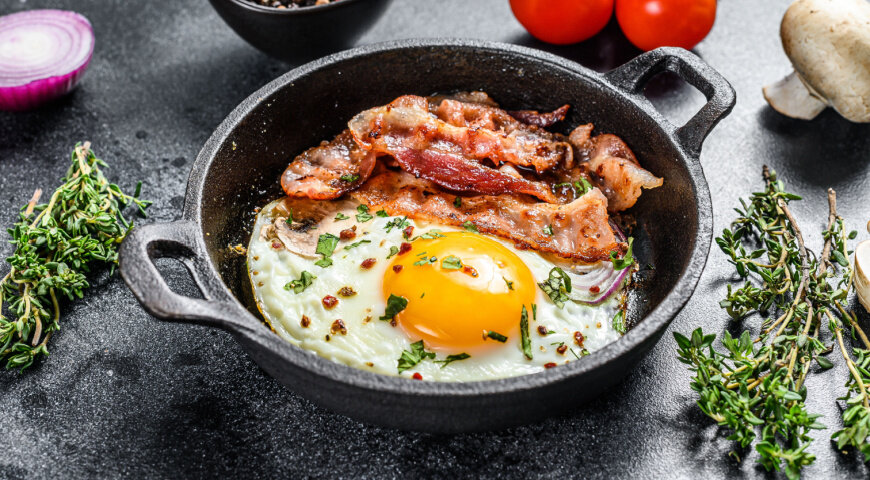 Вкусно добавить бекон к завтраку – яичнице, тосту или даже в кашу
