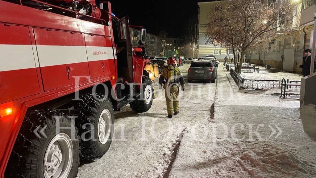   В Югорске дважды в один двор не смогла въехать пожарная техника
