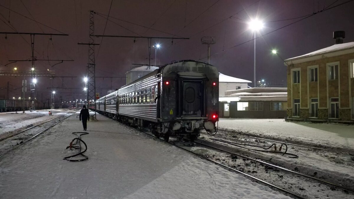     В Таганроге пожилой мужчина погиб в ДТП с грузовым поездом, об этом сообщили в пресс-службе управления МВД на транспорте.