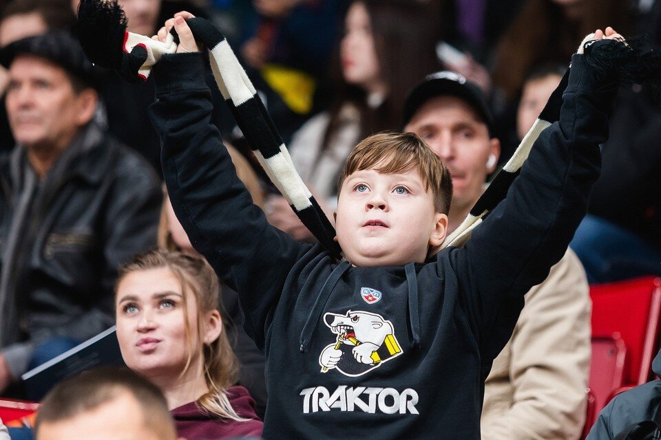    На матче не было ни одного свободного места. Фото: ХК «Трактор»