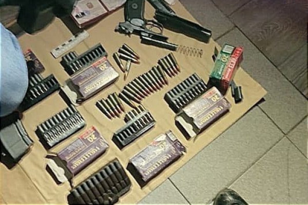    В Оренбуржье у охотоведа обнаружили электроудочку, тушку лося и пистолет Макарова.