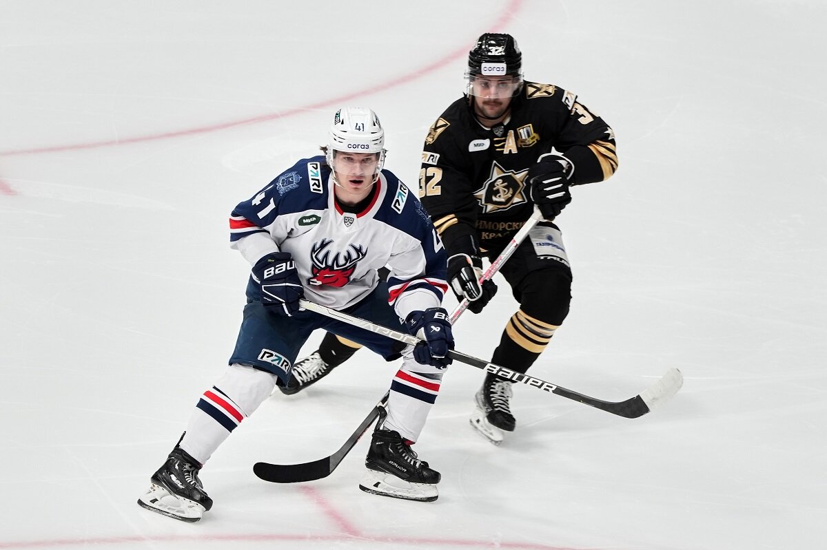    В 6 матчах с 31 октября по 12 ноября Кирилл Воронин забросил 4 шайбы, а в 30 играх с начала сезона – 7 Александр Рылов