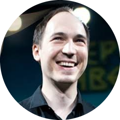 «Все сюжеты мультсериала основаны на ситуациях из реальной жизни. На всех тех глупых и нелепых ситуациях, которые иногда хочется забыть. Но хорошо, что мы их сберегли и сделали из каждой по серии. А из некоторых и по две. Иногда плохой опыт — это хорошо. Только не используйте эти слова в качестве оправдания, почему вы спрятали день-рожденческий торт в стиральной машине. “Чик-Чирикино” — это семейный ситком про большую семью воробьев. Однако, не обманывайтесь. Они выглядят как птицы — но творят глупости как настоящие люди. Все персонажи основаны на реальных личностях. Но я пообещал им не раскрывать прообразы. Иначе сестра меня убьёт. И родители тоже».