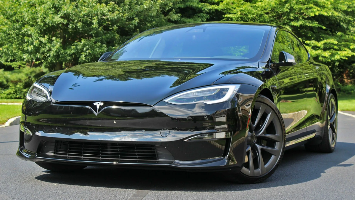 Электромобиль Tesla S