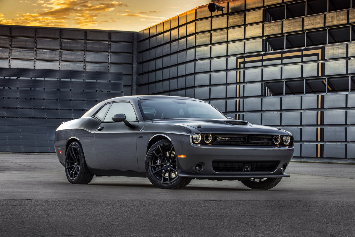 Авто с ДВС Dodge Challenger