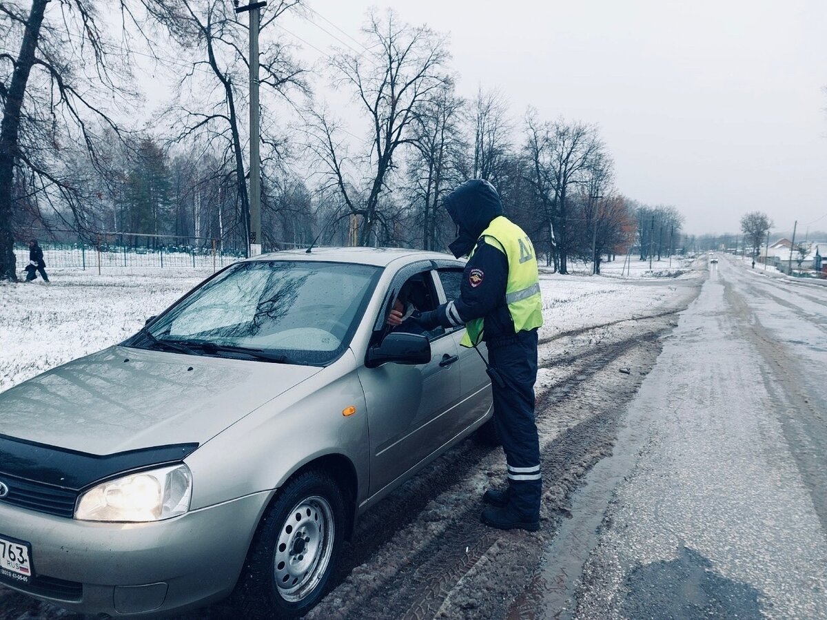 Автоюрист пояснил, как почему водители зимой часто нарушают п. 10.1 ПДД РФ,  как правильно его соблюдать и что будет если его нарушить | Автоюрист. Всё  о ДПС. | Дзен