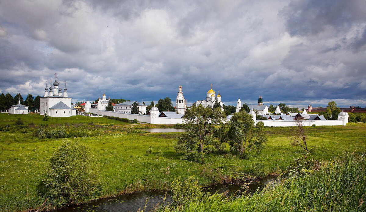 Царь с царицею простился: 