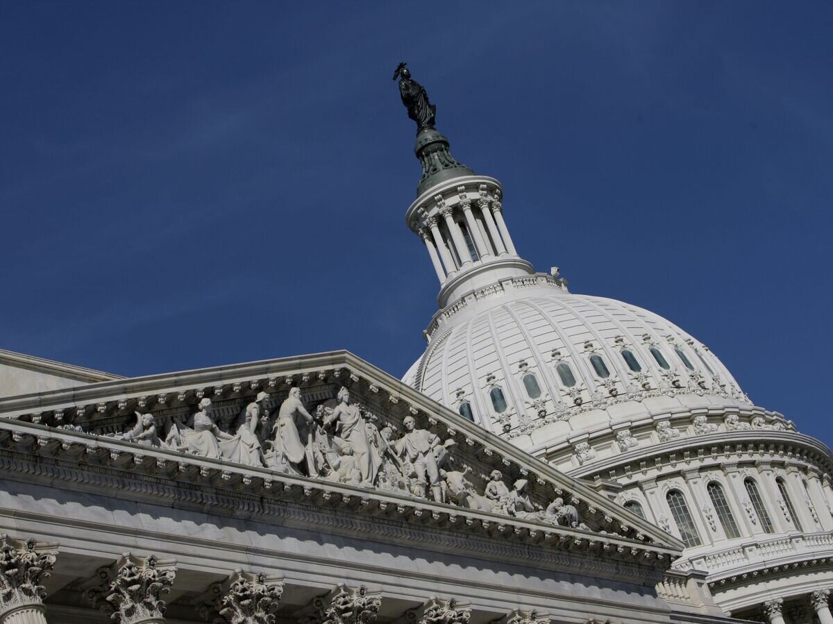    Капитолий, здание в Вашингтоне, где заседает конгресс США© РИА Новости / Игорь Михалев