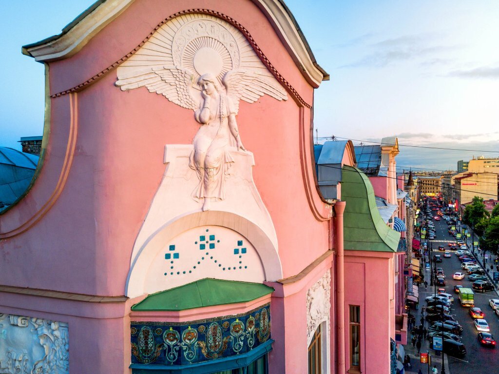 Доходный дом Бадаева. Фото с сайта https://www.tourister.ru