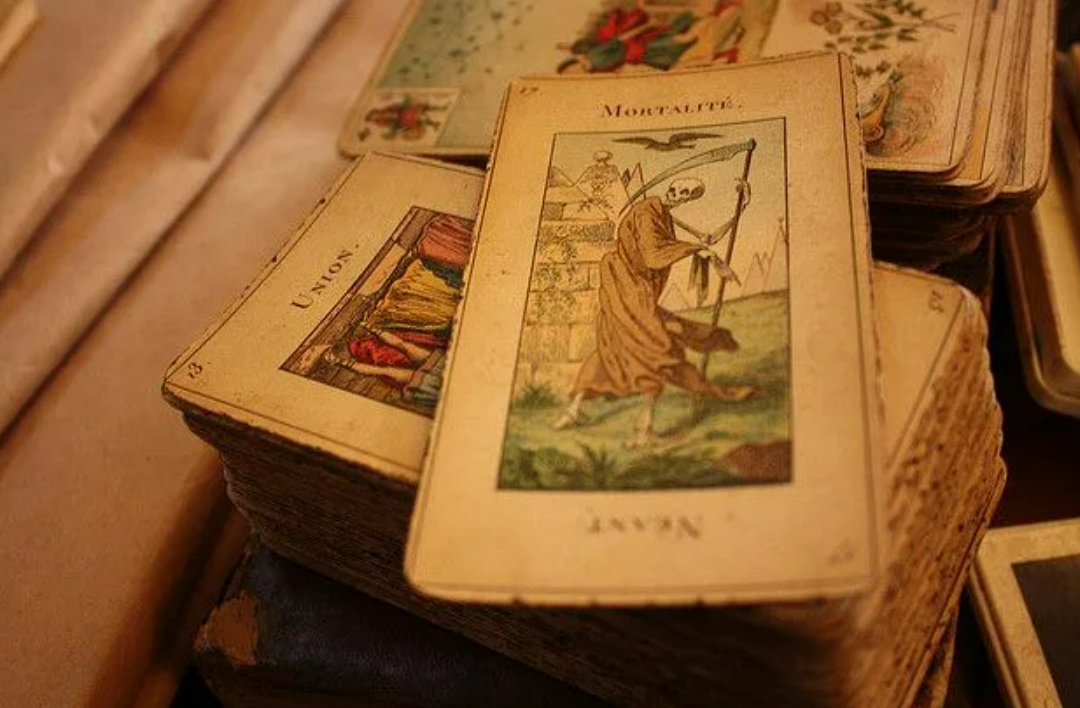 Старая колода. Древние колоды Таро. Старинная колода Таро. Таро Deck. Исторические колоды Таро.