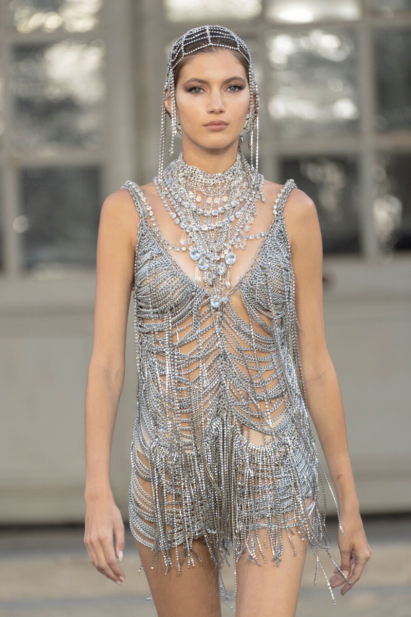    Покупайте платья с бахромойLegion-Media