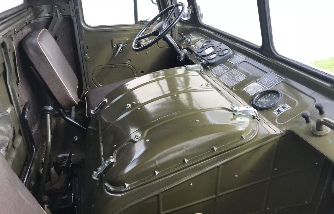 fotoxcom.ru. Фото с Яндекса. В кабине ГАЗ–66.