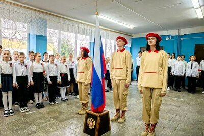    Открытие бюста генерал-лейтенанту Алексею Дмитриевичу Бесчастному во фряновской школе №25 имени И.А. Копылова © Пресс-служба администрации г.о. Щелково