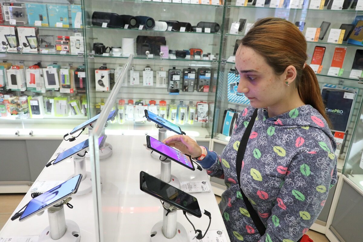    Россияне стали активнее тратиться на электронику Марина Ухабова