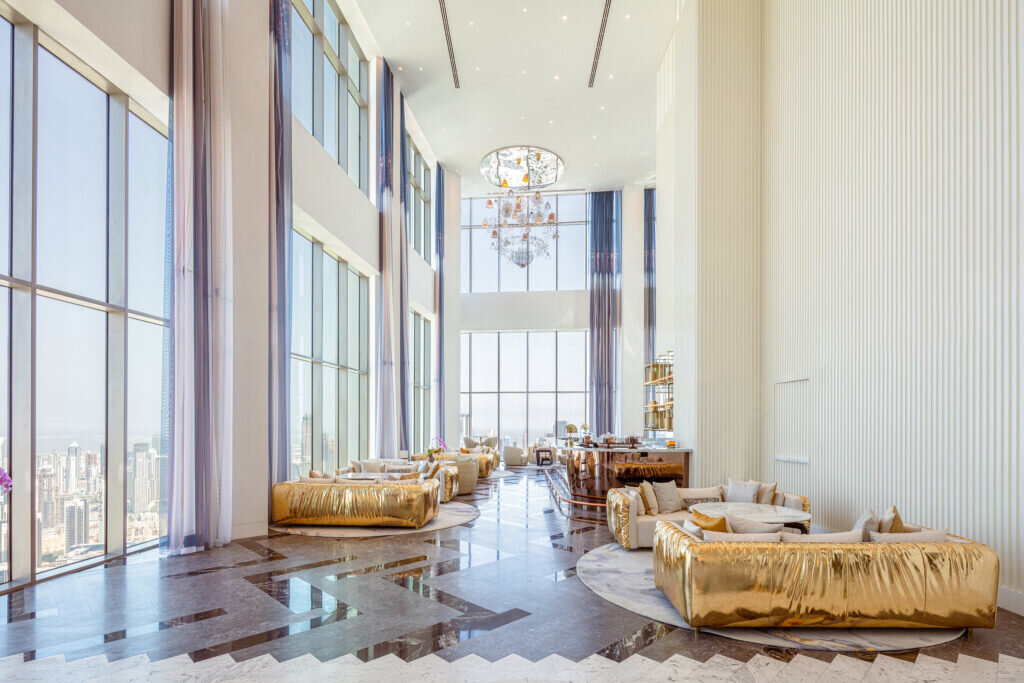 The Sky Lobby, SLS Dubai Hotel / фото https://www.sbidawards.com/wp-content/uploads/2021/07/63b766b06e6e18d5abee7df3a7f28300a9b6646b-1024x683.jpg