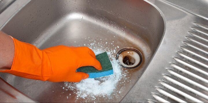 Известковый налëт на раковине-это довольно частоя проблема в быту.И по этому сегодня, я вам дам несколько дельных советом о том, как убрать налëт с раковины!