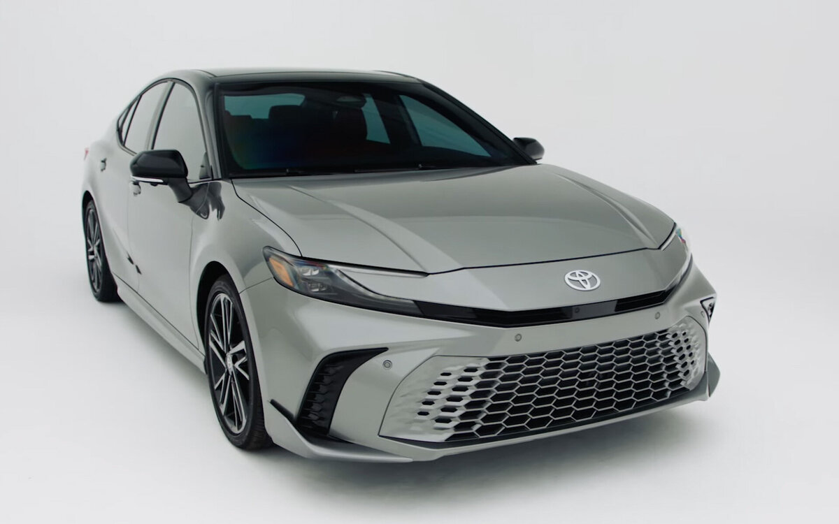 Новая Камри.