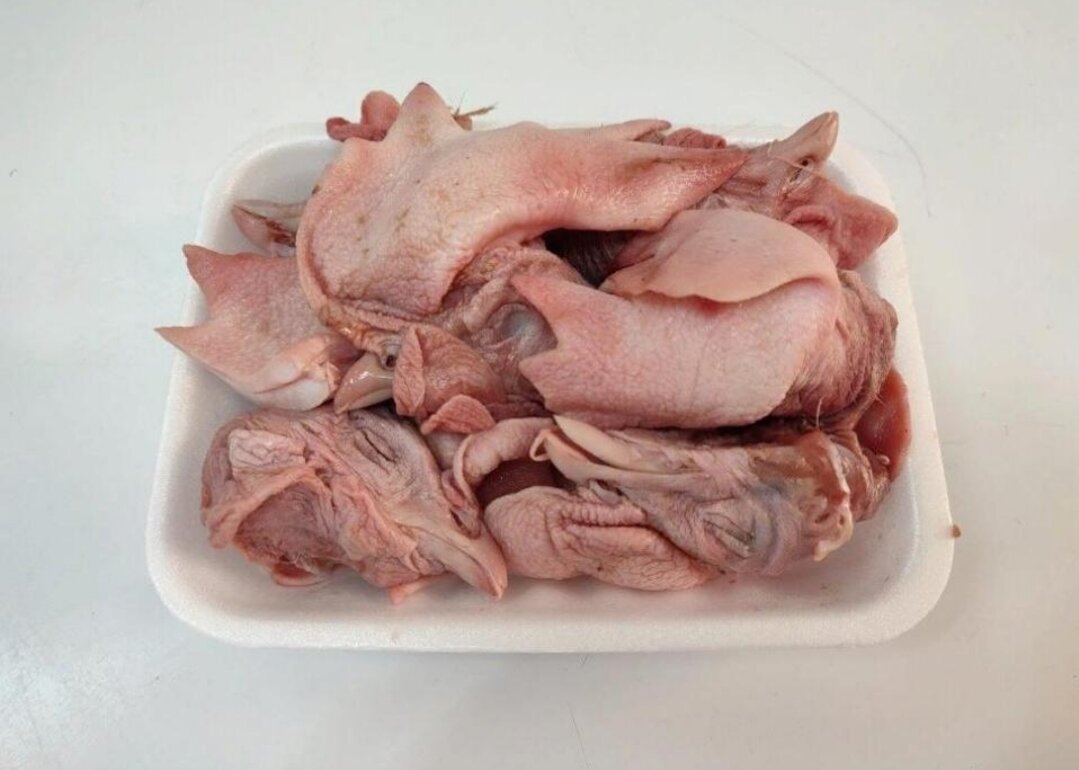 Головы куриные замороженные. Можно собакам куриные головы. Можно собакам куриные головы. Вареные куриные головы. Можно собакам куриные головы.