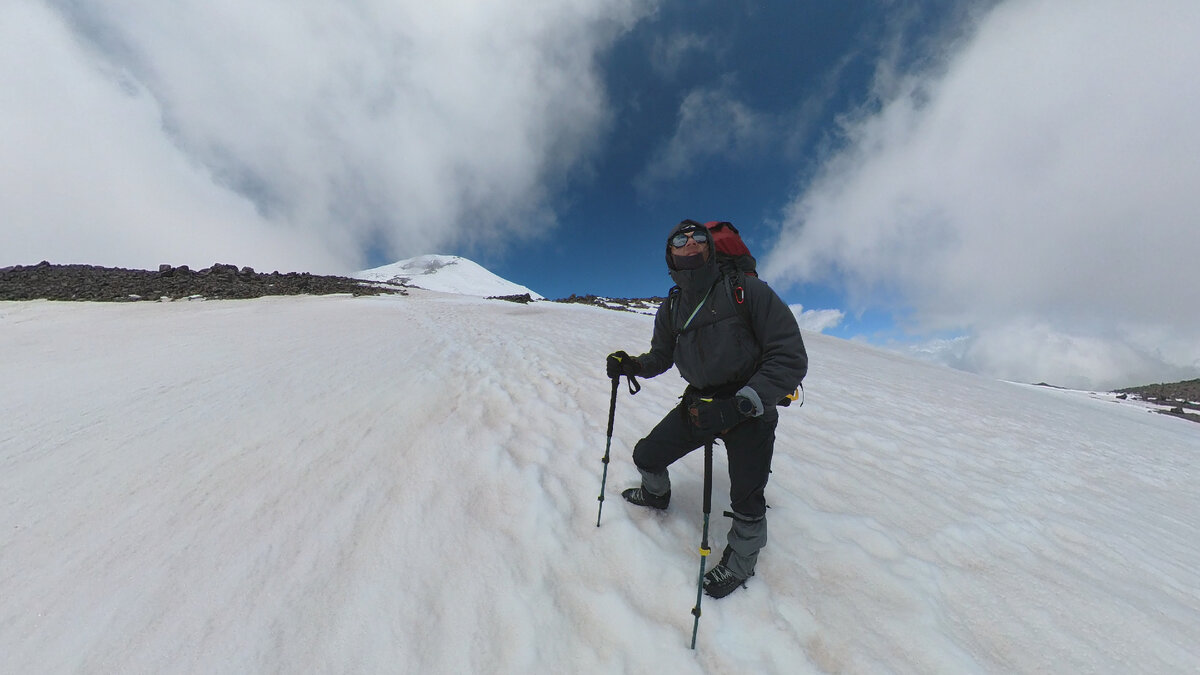 Только прямо, уверенно и не вникая))